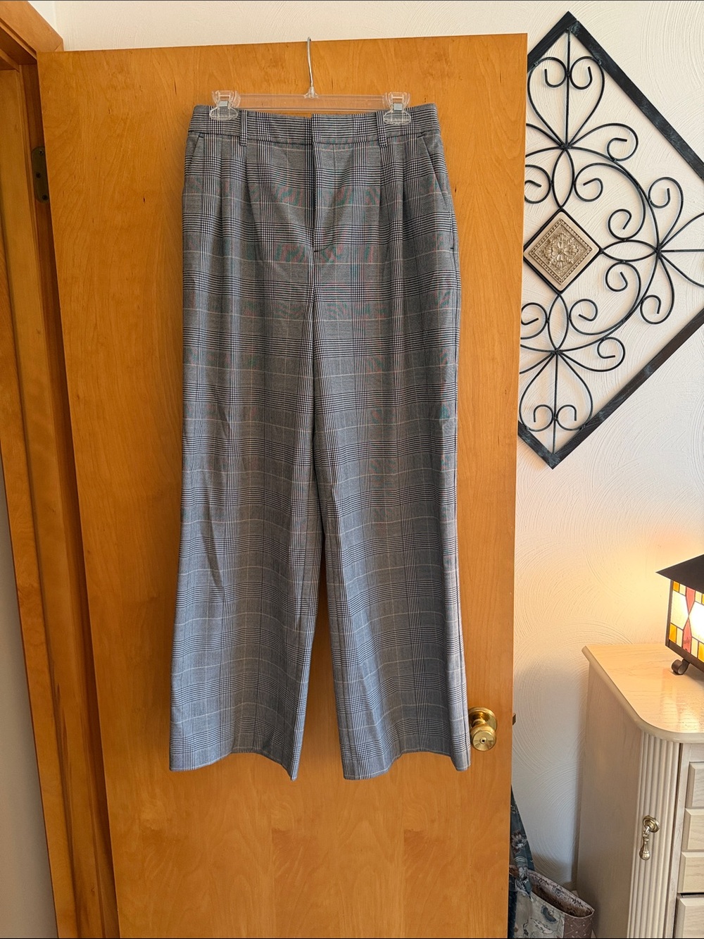 Women’s Loft versa Plaid pleated Dress Pants